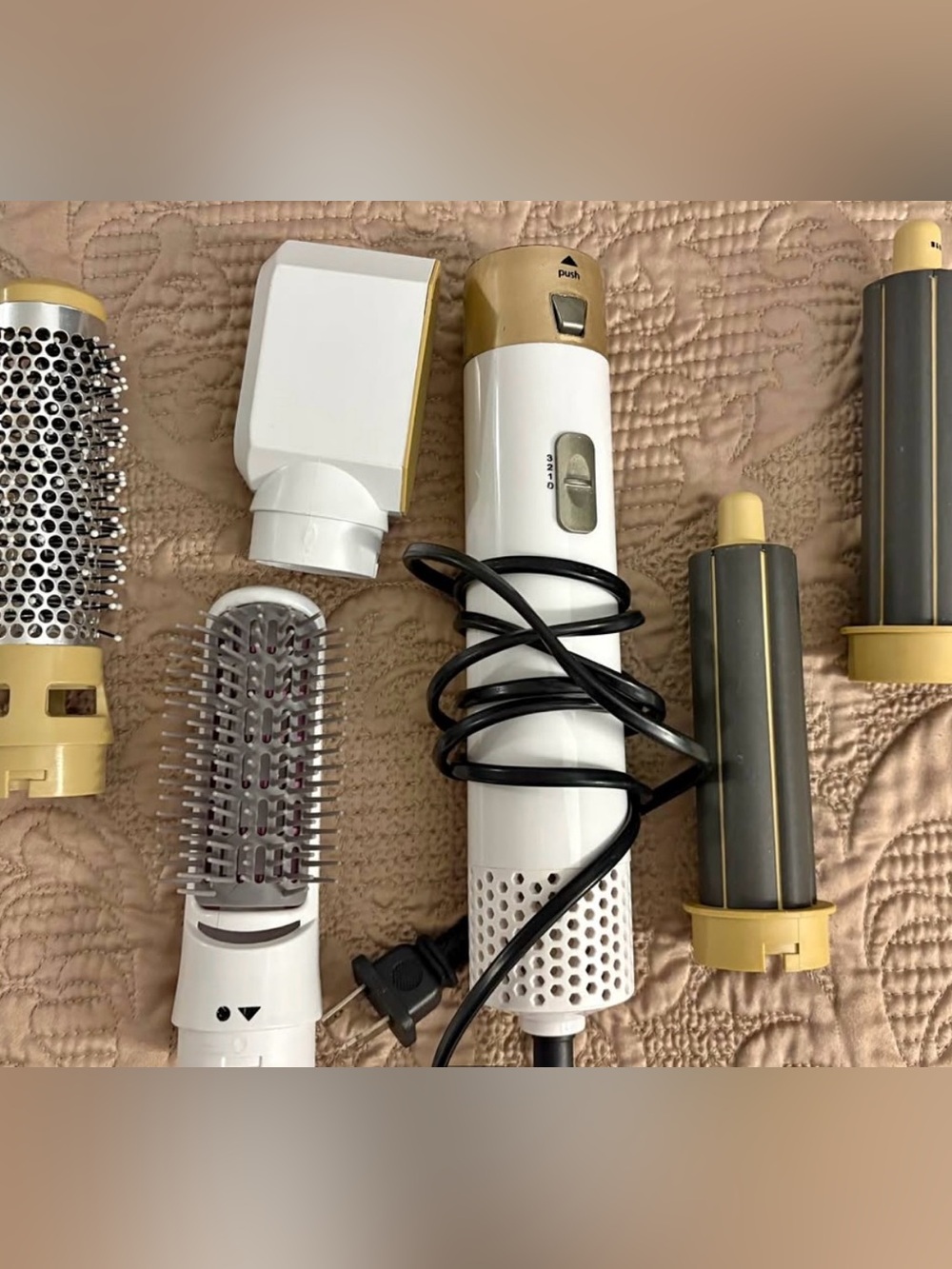 White and Gold Air Brush